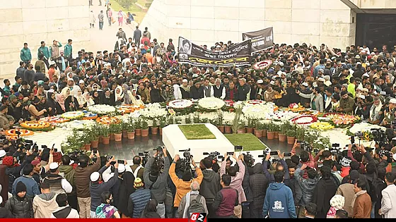 খালেদা জিয়ার কবর জিয়ারত করতে নেতাকর্মীদের ঢল