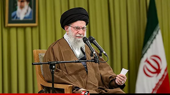 বিক্ষোভকারীদের প্রতিবাদ ন্যায্য, তবে অস্থিরতার পেছনে ‘শত্রুর হাত’ আছে: খামেনি