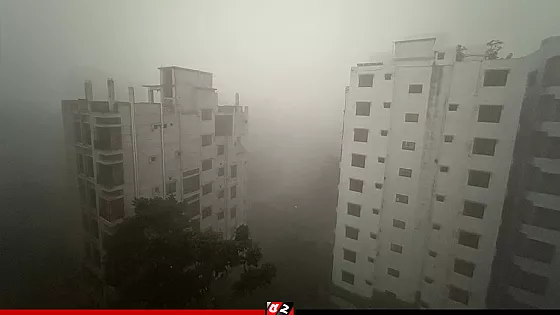 কুয়াশায় আচ্ছন্ন ঢাকা, তাপমাত্রা নেমেছে ১২ ডিগ্রিতে
