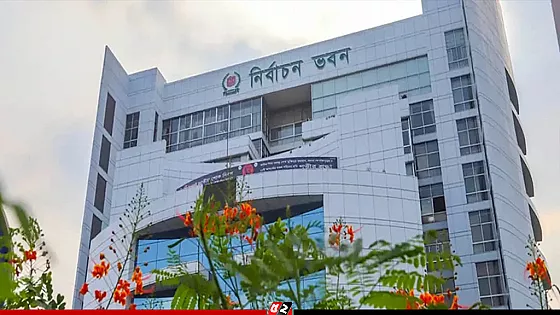 প্রার্থীতা ফিরে পেতে শেষদিনে ইসিতে উপচে ভিড়