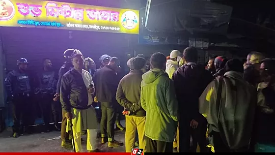 বিয়েবাড়িতে গান বাজানো নিয়ে সংঘর্ষ, আহত ৫