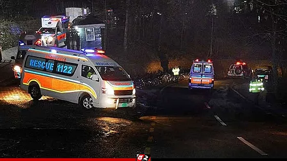 পাকিস্তানে সড়ক দুর্ঘটনায় একই পরিবারের ১৪ জনের মৃত্যু