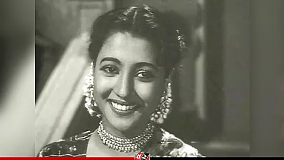 আজ মহানায়িকার দ্বাদশ মৃত্যুবার্ষিকী