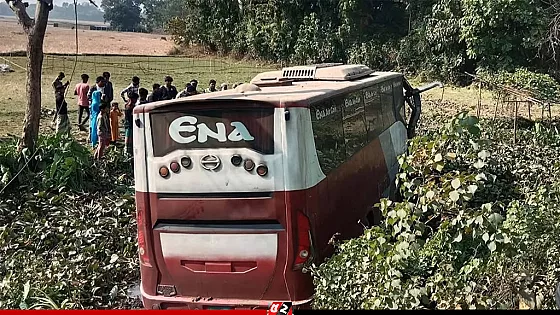 বাস-পিকআপ সংঘর্ষে নিহত ১