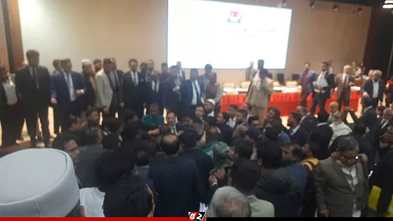 ইসিতে প্রার্থীদের হট্টগোল, বিএনপি প্রার্থীর বিরুদ্ধে হাসনাতের অভিযোগ