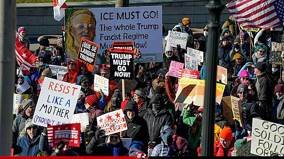 ট্রাম্পের দ্বিতীয় মেয়াদের বর্ষপূর্তিতে যুক্তরাষ্ট্রজুড়ে বিক্ষোভ