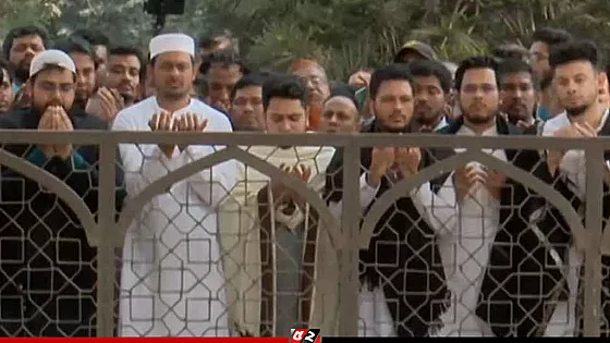 হাদির কবর জিয়ারতের মধ্য দিয়ে এনসিপির নির্বাচনি প্রচারণার শুরু