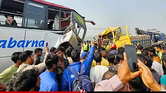 বাস- ট্রাকের মুখোমুখি সংঘর্ষে নিহত ২