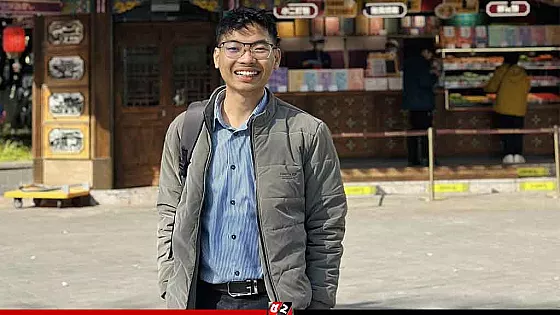 ডাকসু থেকে সরে দাঁড়াচ্ছেন সর্বমিত্র চাকমা