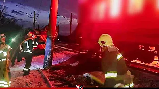 যাত্রীবাহী ট্রেনে হামলায় নিহত ১২  