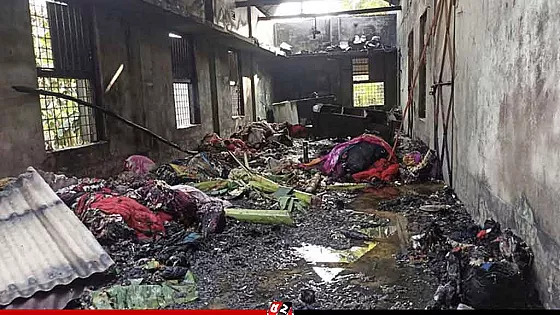 আগুনে পুড়ে ছাই মাদ্রাসা ও এতিমখানা, বেঁচে গেছেন শিক্ষক-শিক্ষার্থী