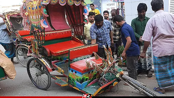 রাজধানীতে প্রাইভেট কার-রিকশা সংঘর্ষে নিহত ১ 