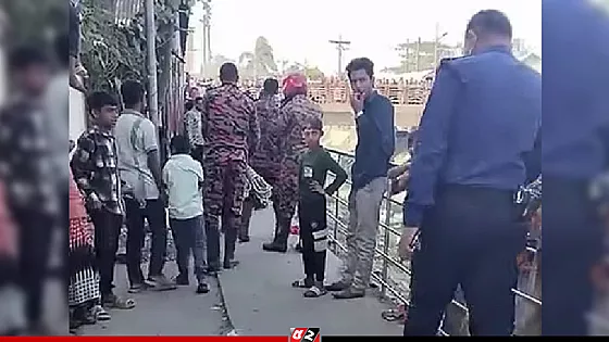 ড্রেন থেকে অজ্ঞাত যুবকের অর্ধগলিত মরদেহ উদ্ধার