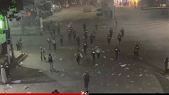 শাহবাগে আবারও পুলিশ-ইনকিলাব মঞ্চের সংঘর্ষ