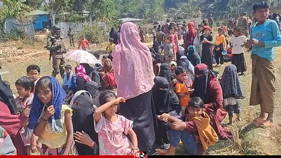 উখিয়া থেকে আটক সাত শতাধিক রোহিঙ্গাকে ক্যাম্পে হস্তান্তর করেছে যৌথবাহিনী