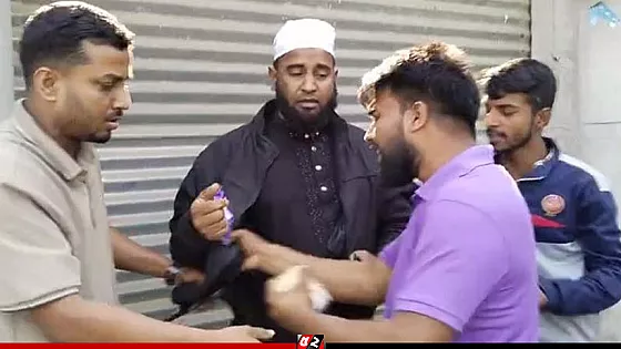 টাকাসহ ইউনিয়ন জামায়াতের আমির আটক, মুচলেকা দিয়ে ছাড়া