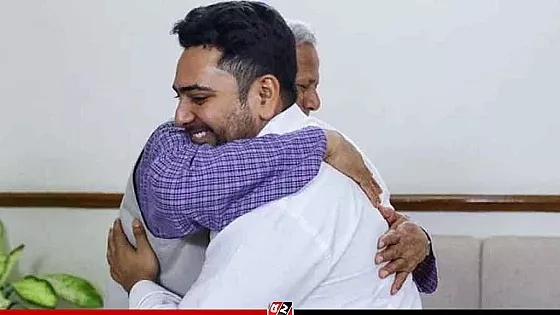 নাহিদ ইসলামকে প্রধান উপদেষ্টার অভিনন্দন