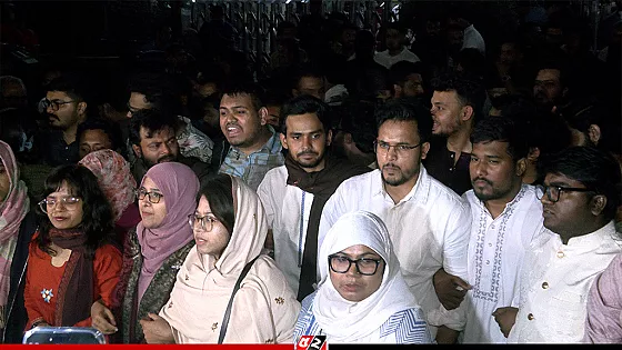 শাপলা কলিতে ভোট দেওয়ায় ধর্ষণের অভিযোগ, রাজধানীতে এনসিপির বিক্ষোভ