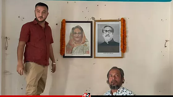 তালা ভেঙে আওয়ামী লীগের কার্যালয়ে নিষিদ্ধ সংগঠন ছাত্রলীগের নেতাকর্মীরা
