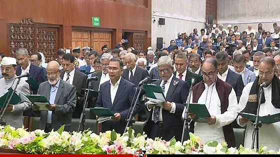 শপথ নিলেন বিএনপির নির্বাচিত এমপিরা