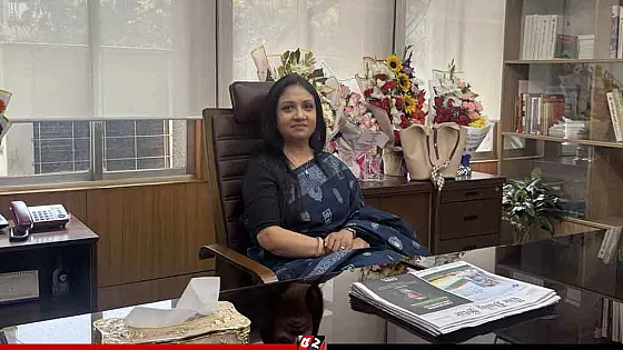 বাবার ‘চেয়ার’ পেয়ে প্রতিমন্ত্রী ফারজানা শারমিনের আবেগঘন পোস্ট