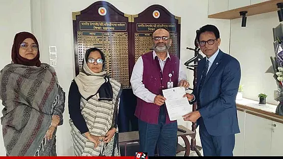 শিক্ষামন্ত্রীকে পদত্যাগপত্র দিয়েছেন ঢাবি উপাচার্য