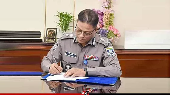 দায়িত্ব গ্রহণ করেছেন নবনিযুক্ত আইজিপি আলী হোসেন ফকির