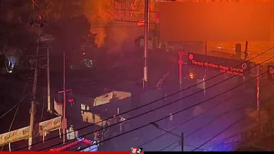 নিয়ন্ত্রণে এসেছে কক্সবাজারে গ্যাস পাম্পের আগুন 