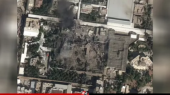 ইসরাইলি হামলায় বিধ্বস্ত খামেনির প্রাসাদ