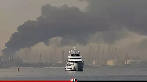 হরমুজে যেকোনো জাহাজ অতিক্রম করলে পুড়িয়ে দেবে ইরান