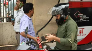 দৈনিক জ্বালানি তেল কেনার সীমা বেঁধে দিলো বিপিসি