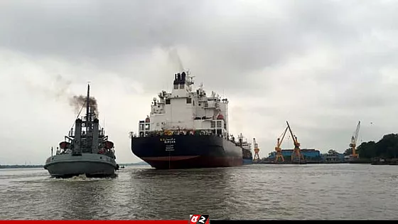 চট্টগ্রাম বন্দরে পৌঁছেছে জ্বালানিবাহী ৮ জাহাজ   