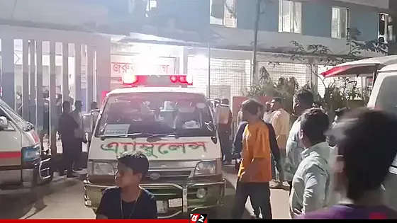 বাস চাপায় মোটরসাইকেলের ৩ আরোহী নিহত