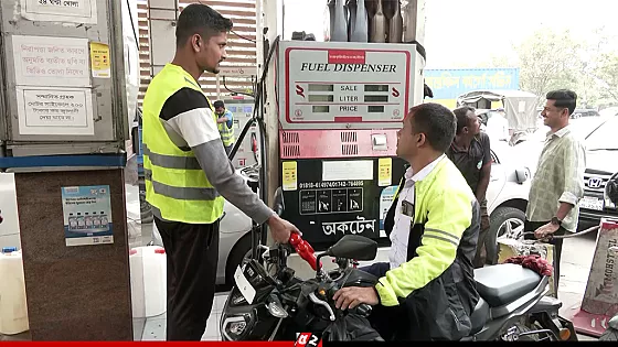 মোটরসাইকেল রাইড শেয়ার চালকদের জন্য জ্বালানি তেল নিয়ে সুখবর