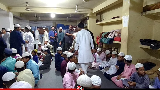 নর্থ সাউথ বিশ্ববিদ্যালয়ের শিক্ষার্থীদের পক্ষ থেকে ইফতার ও ঈদ পোশাক বিতরণ