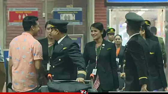 মধ্যপ্রাচ্য থেকে ফিরেছেন আটকে থাকা বিমানের ১২ ক্রু  