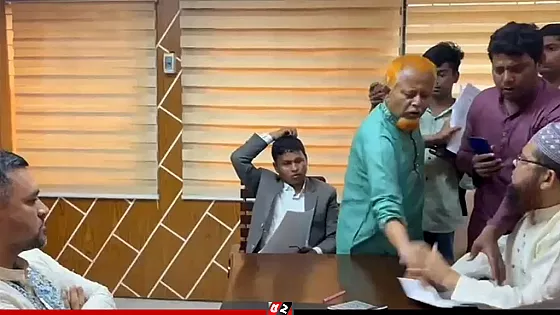 নিয়োগ পরীক্ষার খাতা ছিনতাই, বিএনপির ৯ জনের বিরুদ্ধে মামলা