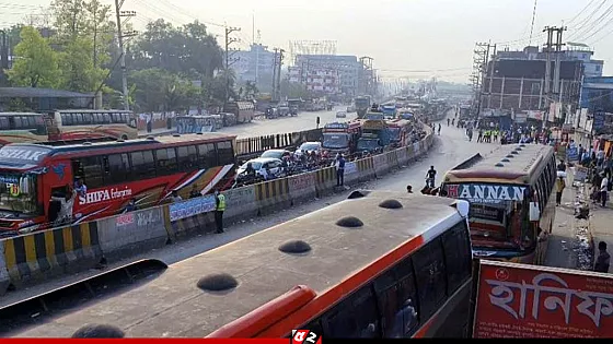 ঢাকা-টাঙ্গাইল মহাসড়কে বাড়ছে চাপ বেড়েছে, ধীরগতিতে চলছে গাড়ি
