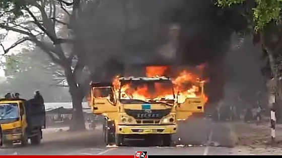 বাড়ি ফেরার পথে ট্রাক চাপায় বাবা-ছেলে নিহত
