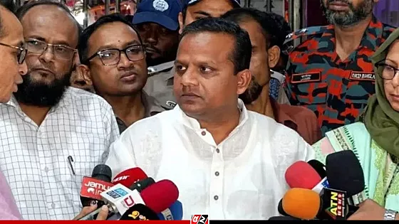 সদরঘাটে ৩ লঞ্চকে জরিমানা, ৪৩ জন আটক