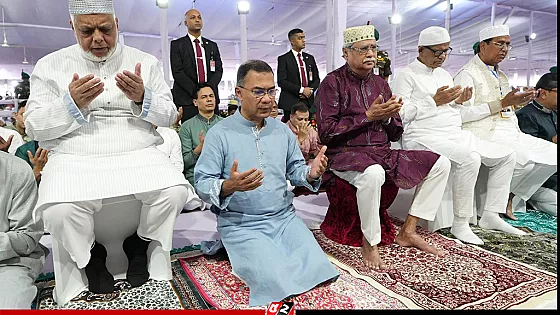 রাষ্ট্রপতি ও প্রধানমন্ত্রী উপস্থিতিতে জাতীয় ঈদগাহে ঈদের প্রধান জামাত অনুষ্ঠিত