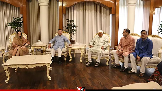 প্রধানমন্ত্রীর সঙ্গে সাবেক প্রধান উপদেষ্টার ঈদ শুভেচ্ছা বিনিময়