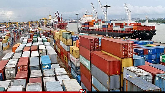 চলতি মাসের ২২ দিনে চট্টগ্রাম বন্দরে ২৫ জাহাজ জ্বালানি খালাস