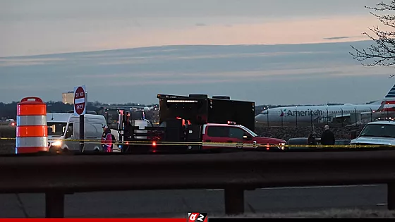 নিউইয়র্কের বিমানবন্দরে বিমান-ফায়ার ট্রাক সংঘর্ষ, কার্যক্রম বন্ধ