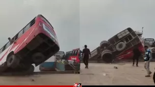 দৌলতদিয়ায় ফেরিতে ওঠার সময় বাস উল্টে নদীতে, বহু হতাহতের আশঙ্কা