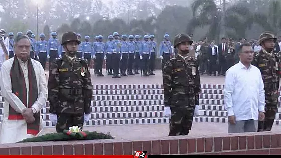 স্মৃতিসৌধে বীর শহীদদের প্রতি রাষ্ট্রপতি ও প্রধানমন্ত্রীর শ্রদ্ধা   