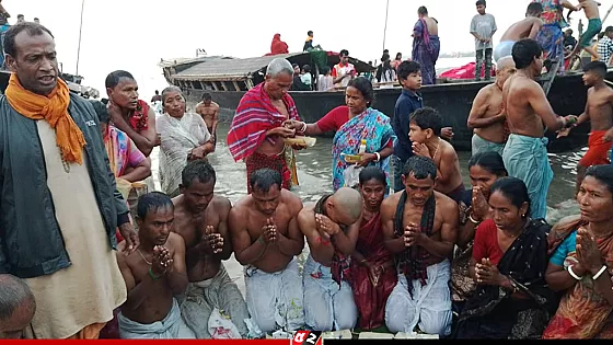 চিলমারীতে অষ্টমির স্নানে লাখো পুণ্যার্থীর সমাগম