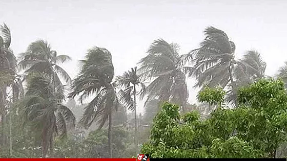 রাতের মধ্যে ১০ জেলায় ৬০ কিমি বেগে ঝড়ের পূর্ভাবাস