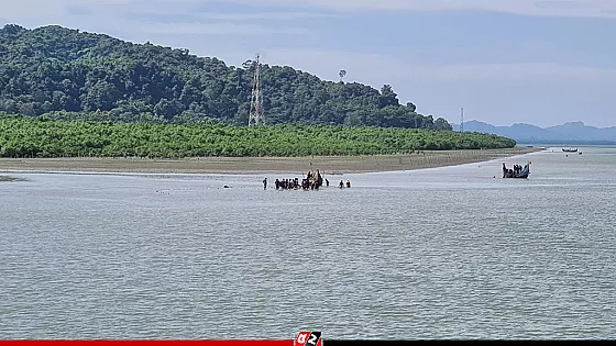 আবারও ৩টি নৌকাসহ ১৩ জেলেকে ধরে নিয়ে গেছে আরাকান আর্মি