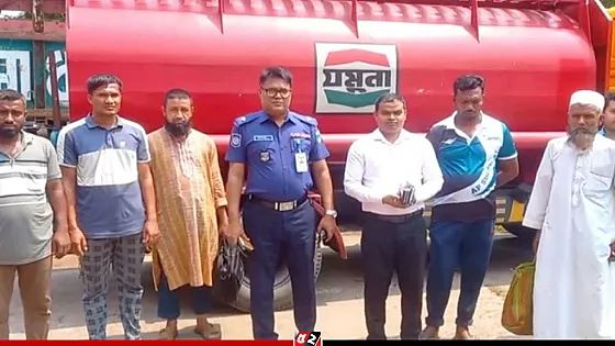 ৭ হাজার লিটার পেট্রলসহ তেলবাহী লরি জব্দ